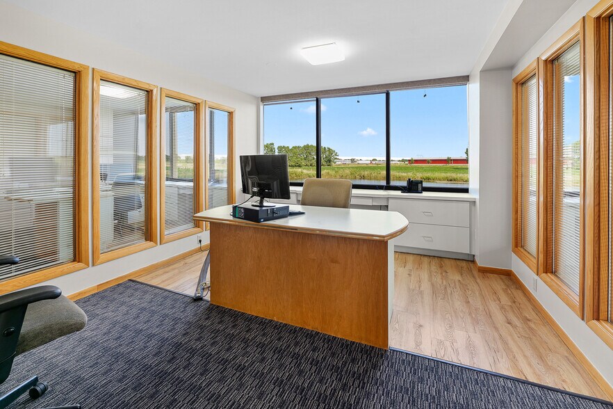 More Photos Of 560 Rolling Meadows, Fond Du Lac Light Distribution For Sale