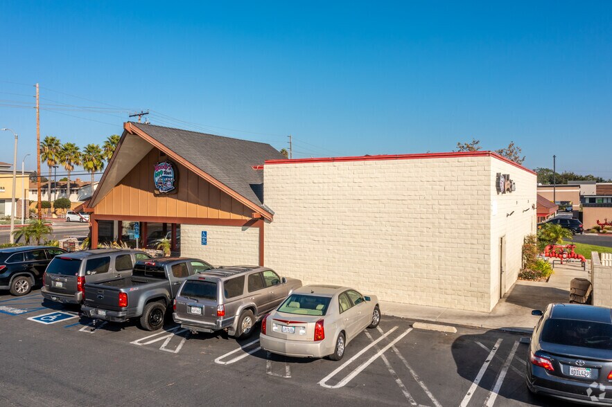 More Photos Of 10136 Adams Ave, Huntington Beach Restaurant For Lease