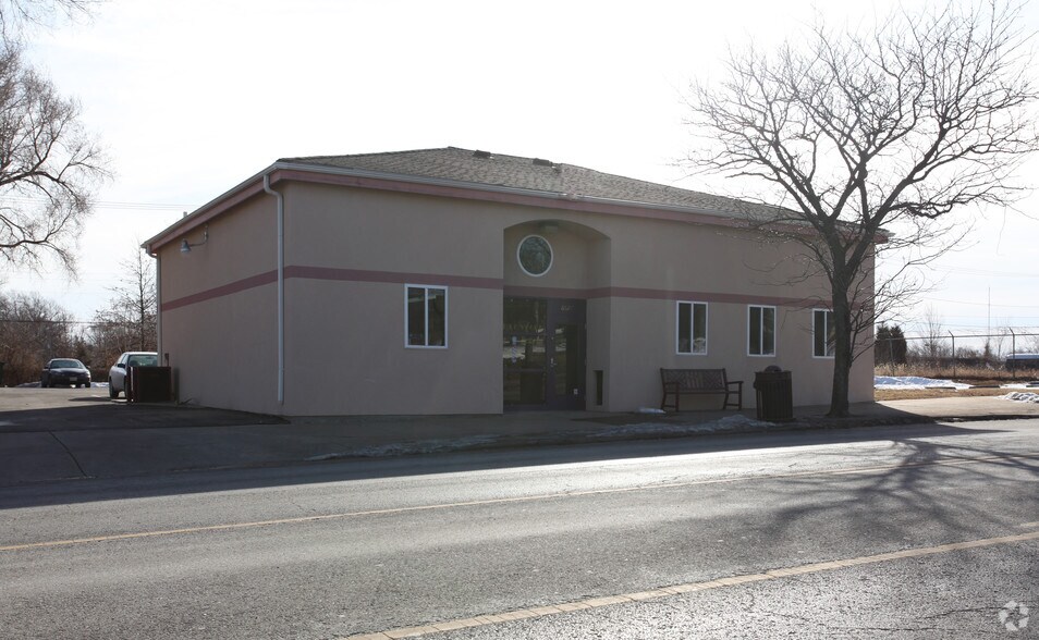 More Photos Of 6627-6631 Prospect Ave, Kansas City General Retail For Lease