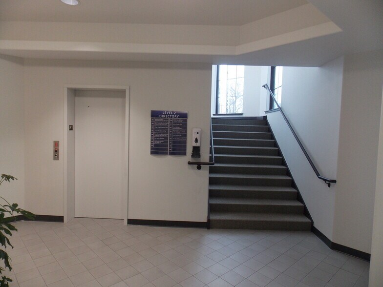 More Photos Of 1201 Wakarusa Dr, Lawrence Office For Lease