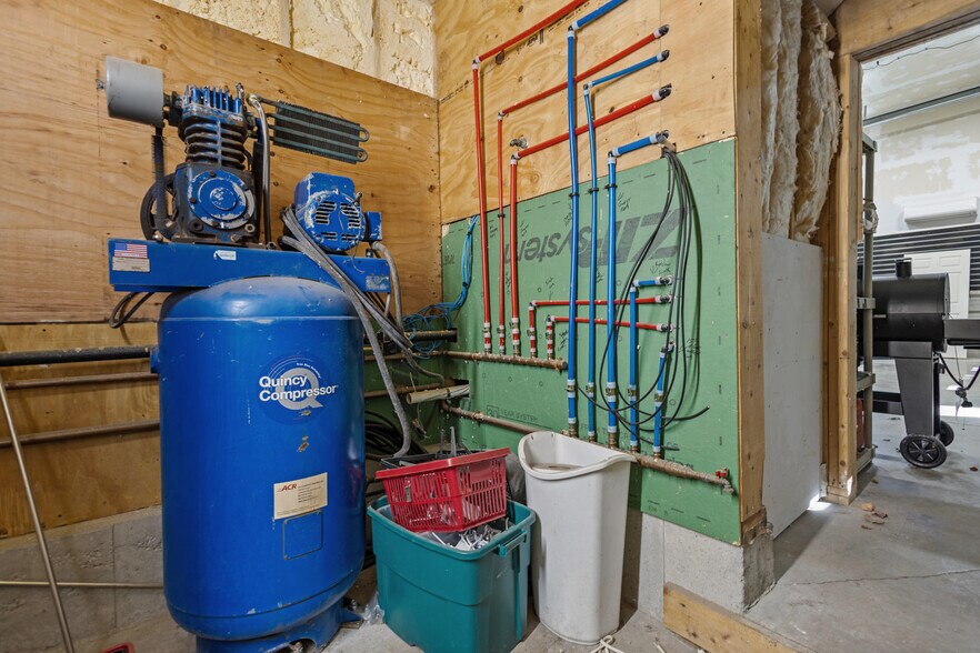 More Photos Of 98 Minebrook Rd, Webster Self Storage For Sale