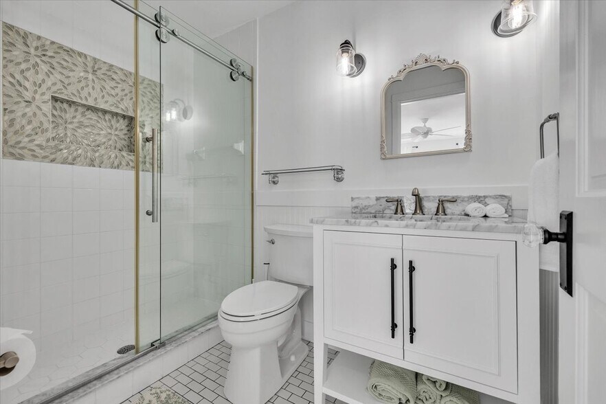 More Photos Of 8241 Main St, Bokeelia General Retail For Sale