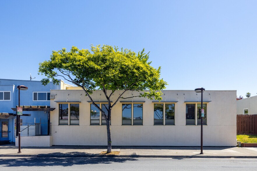 More Photos Of 2901-2903 Sacramento St, Berkeley Storefront Retail Residential For Sale