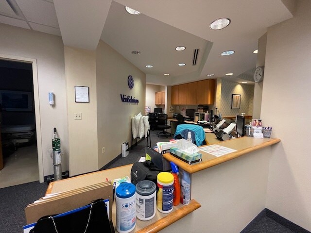 More Photos Of 5151 Gateway Blvd, Flint Medical For Sale