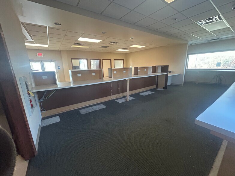 More Photos Of 2630 Rochester Rd, Cranberry Township Freestanding For Lease