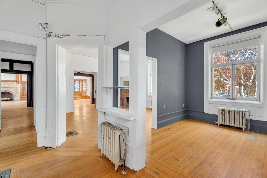 More Photos Of 51 Trumbull St, New Haven Office For Sale