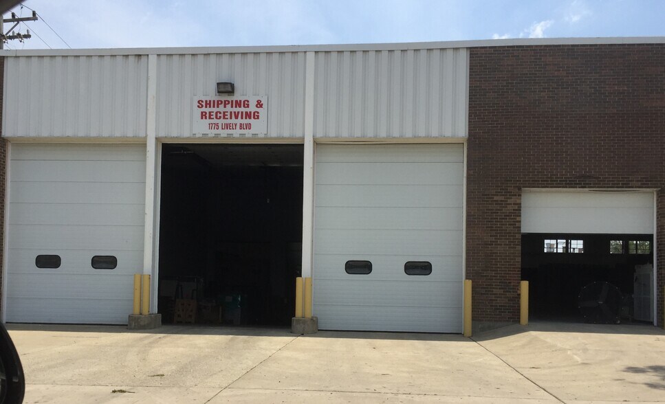 More Photos Of 1775 Lively Blvd, Elk Grove Village Warehouse For Lease