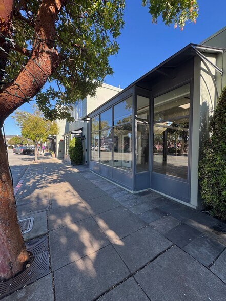 More Photos Of 637 Main St, Half Moon Bay Office For Lease