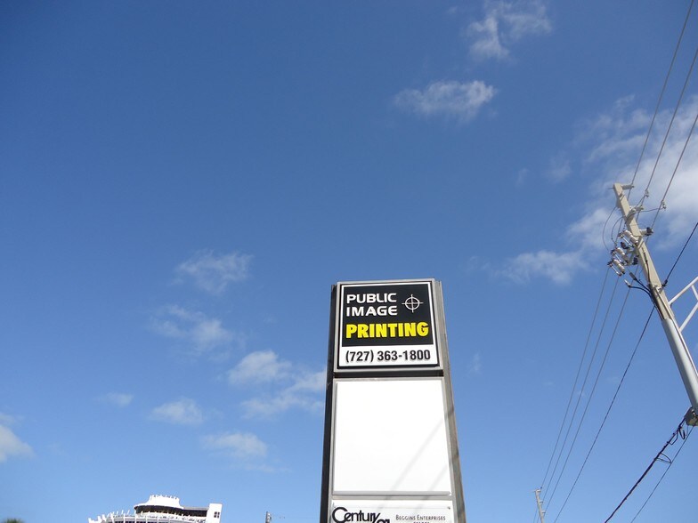 More Photos Of 5050 Gulf Blvd, Saint Petersburg General Retail For Lease