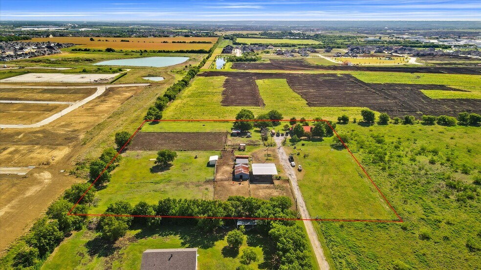 More Photos Of 2507 Howell Dr, Venus Land For Sale