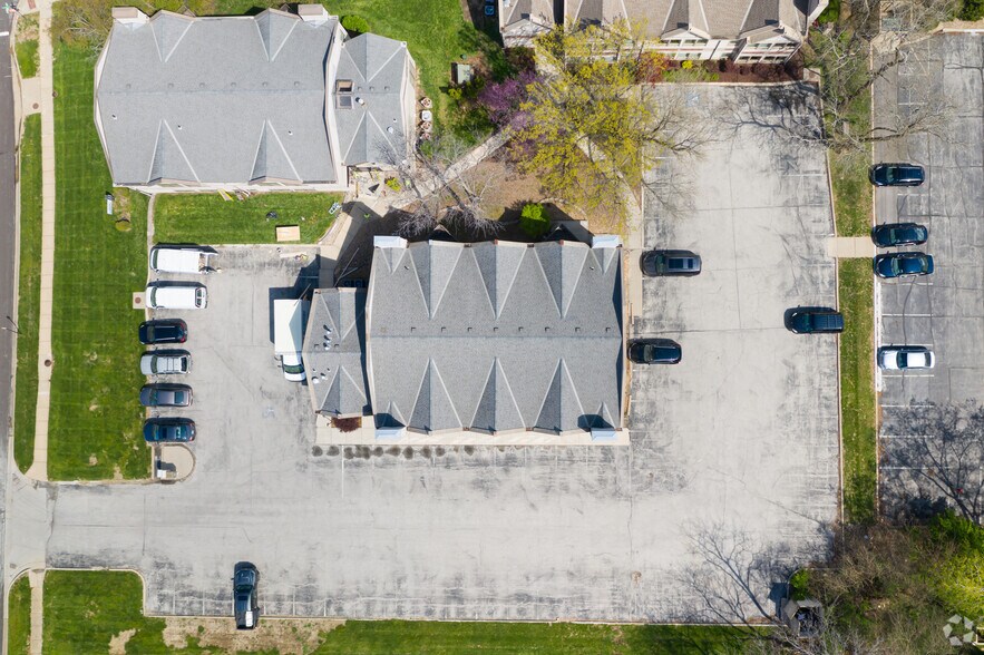 More Photos Of 10670 Barkley St, Overland Park Office For Sale