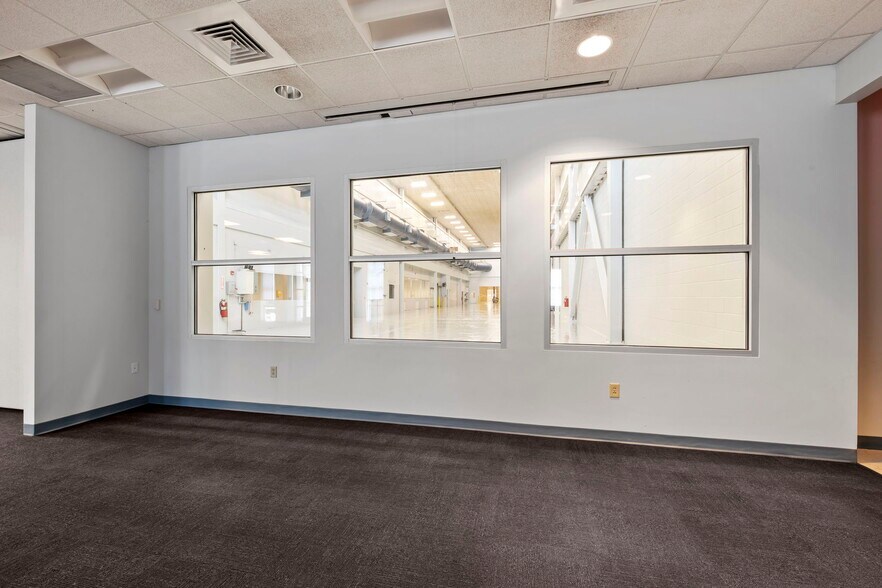 More Photos Of 801 N 2nd St, Berthoud Distribution For Sale