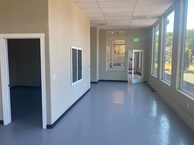 More Photos Of 3620 SE Powell Blvd, Portland Office For Lease