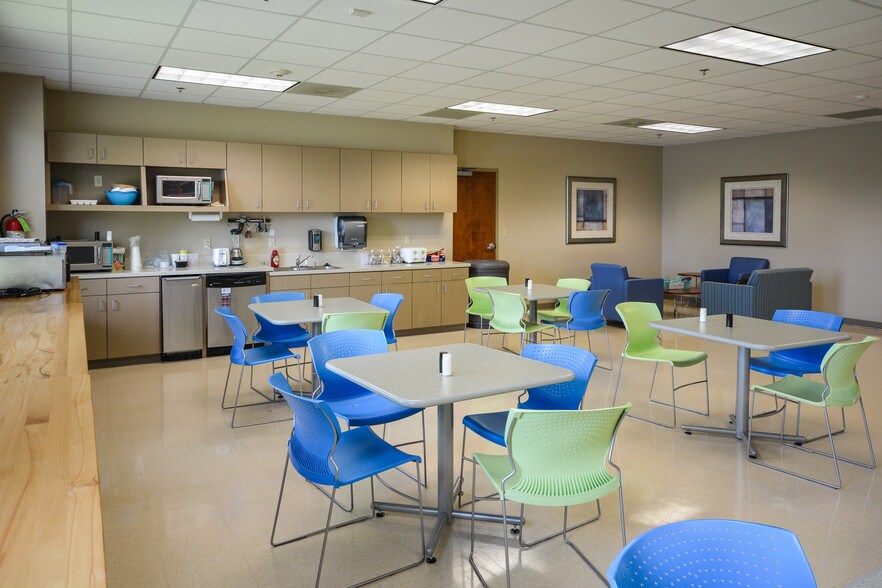 More Photos Of 7773 Sloane Dr, Little Rock Office For Sale