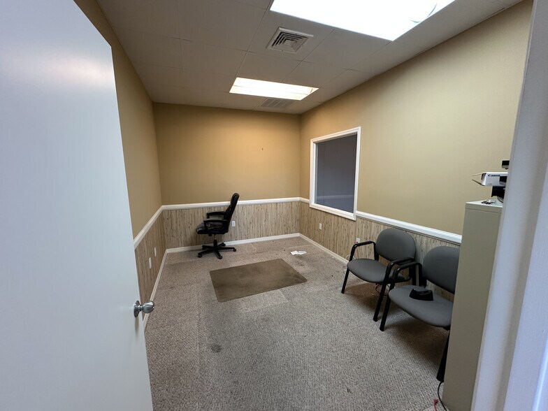 More Photos Of 625 66th Ave SW, Vero Beach Manufacturing For Sale