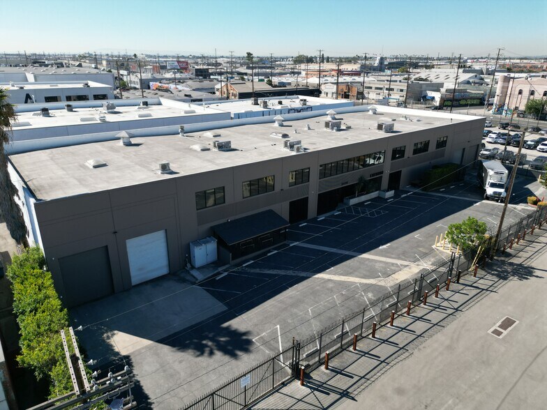More Photos Of 2430-2438 E 11th St, Los Angeles Warehouse For Lease