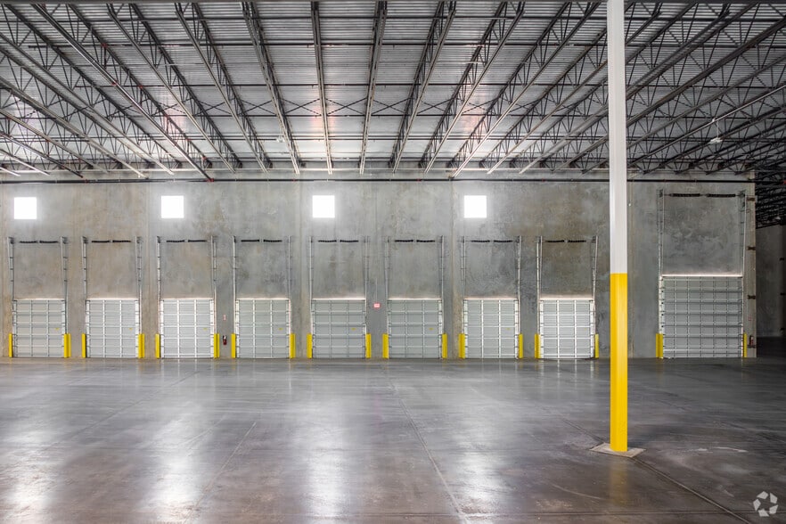 More Photos Of 9575 NW 174th St, Hialeah Industrial For Lease