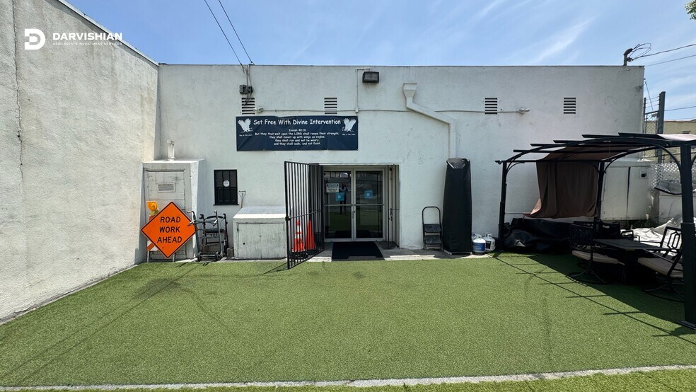 More Photos Of 5723 Atlantic Ave, Long Beach Storefront For Lease