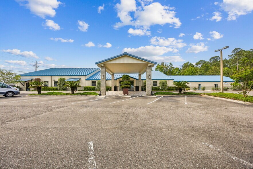 Primary Photo Of 96549 Parliament Dr, Fernandina Beach Storefront Retail Office For Sale