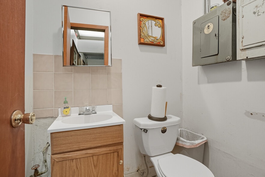 More Photos Of 5840 W 63Rd St, Chicago Freestanding For Sale