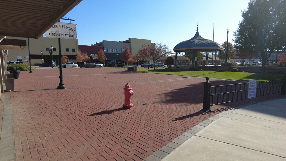 More Photos Of 116 Constitution Plaza, Monticello Office For Sale