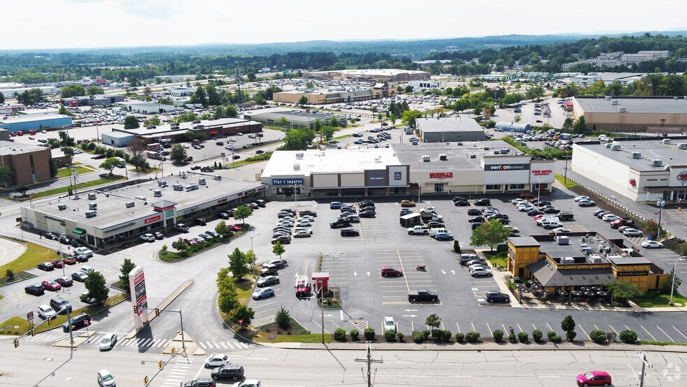 More Photos Of 1111 S Willow St, Manchester Freestanding For Lease