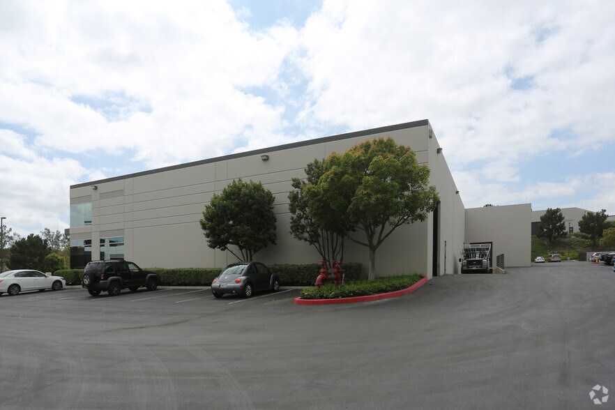 More Photos Of 20532 Crescent Bay Dr, Lake Forest Warehouse For Lease