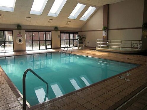 More Photos Of 340 Oyler Ave, Oak Hill Hotel For Lease