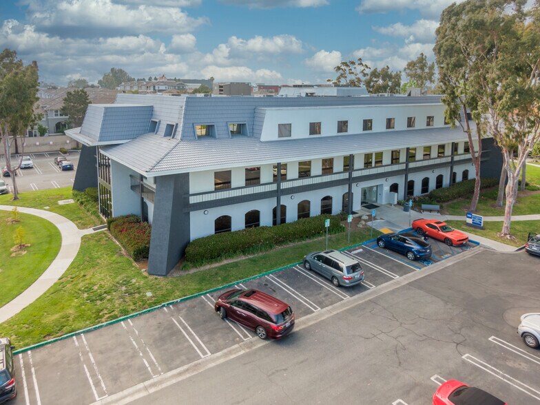 More Photos Of 3400 Torrance Blvd, Torrance Unknown For Lease