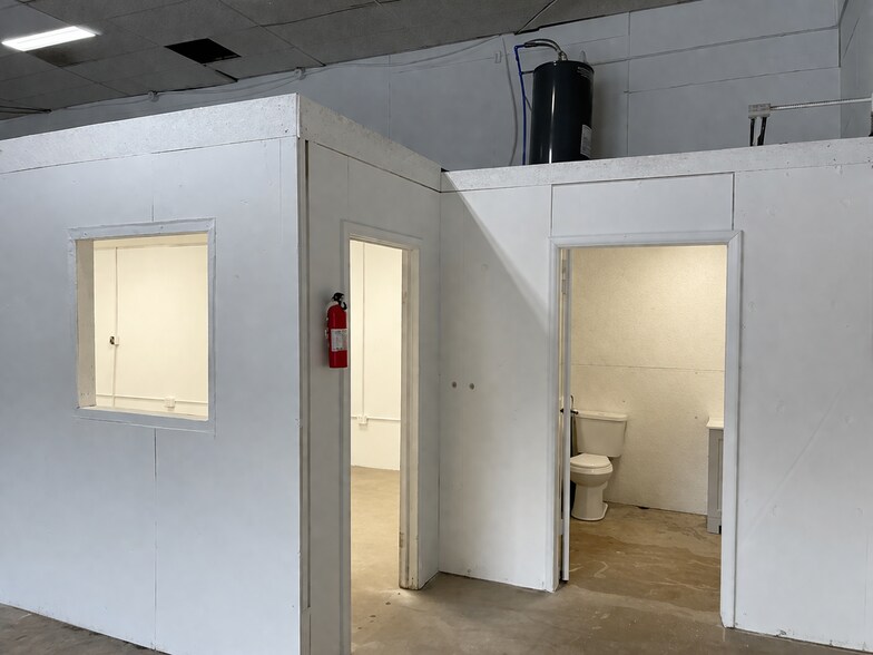 More Photos Of 4139 State Highway 150, Evanston Warehouse For Lease