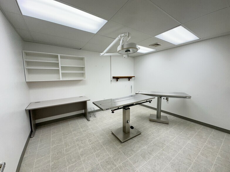 More Photos Of 411 N Long St, Tolono Medical For Sale