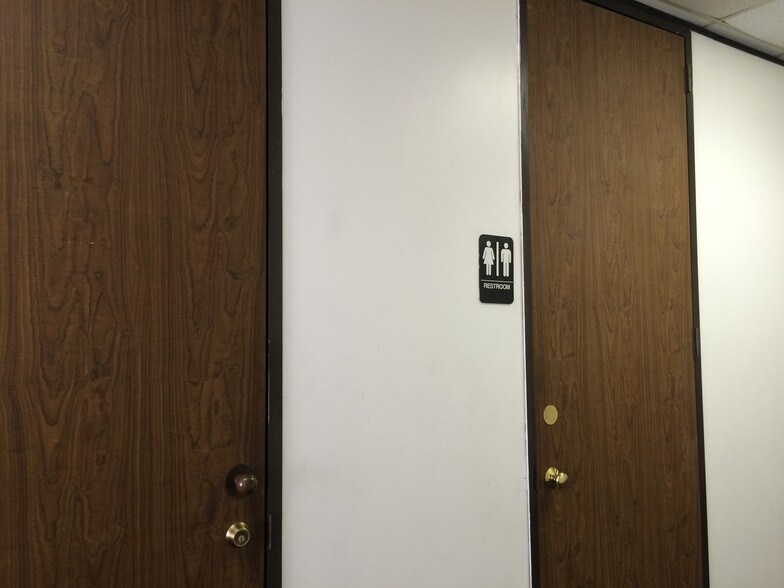 More Photos Of 5855 Sovereign Dr, Houston Office For Lease