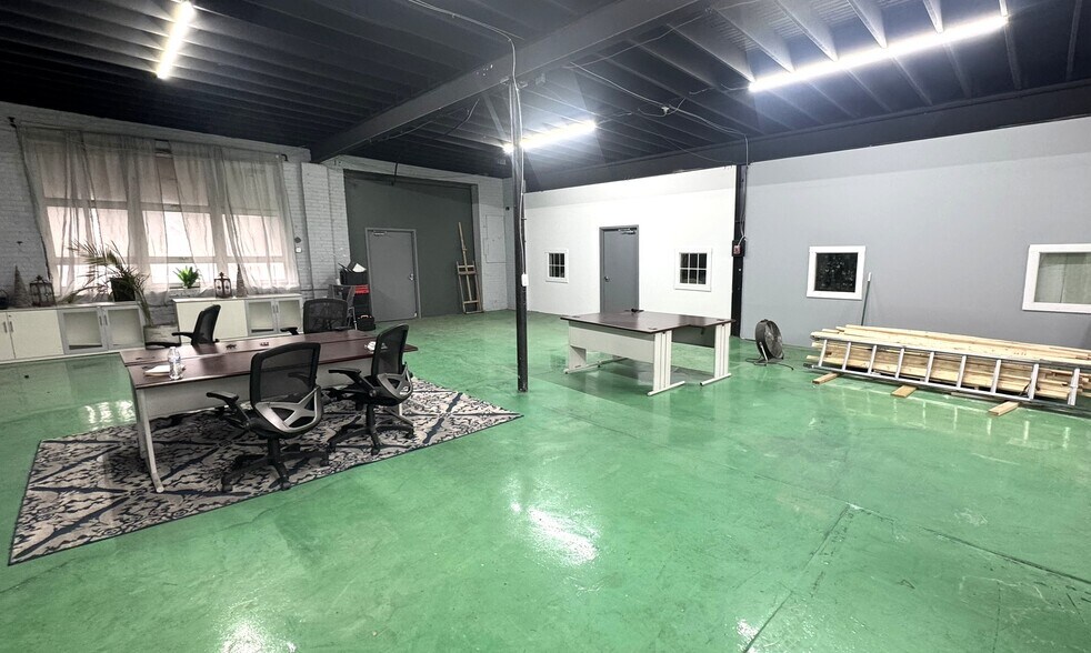More Photos Of 47 W Gates St, Columbus Warehouse For Lease