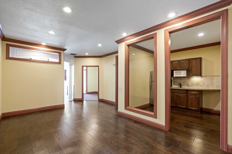 More Photos Of 658 W Indiantown Rd, Jupiter Medical For Sale