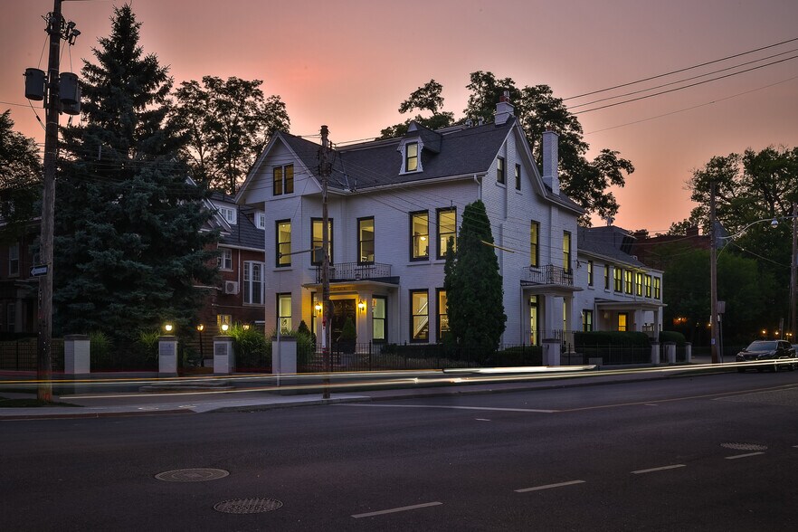 More Photos Of 60 Bedford Rd, Toronto Office For Sale