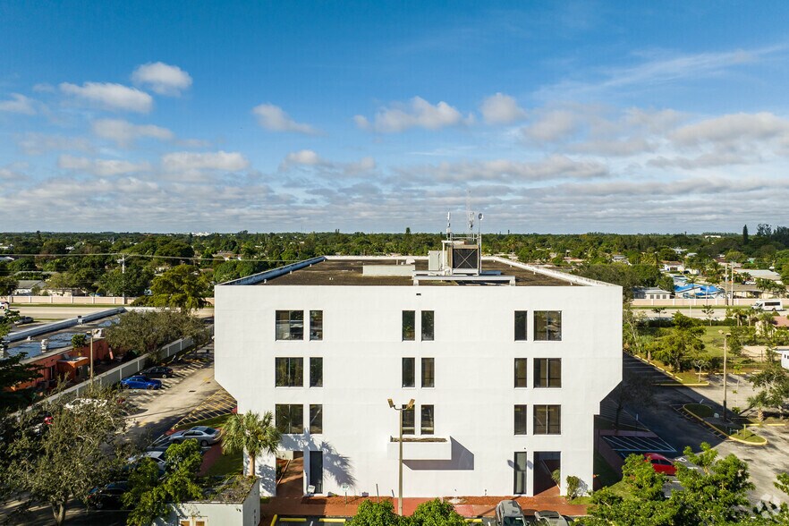 More Photos Of 840 SW 81st Ave, North Lauderdale Office For Sale