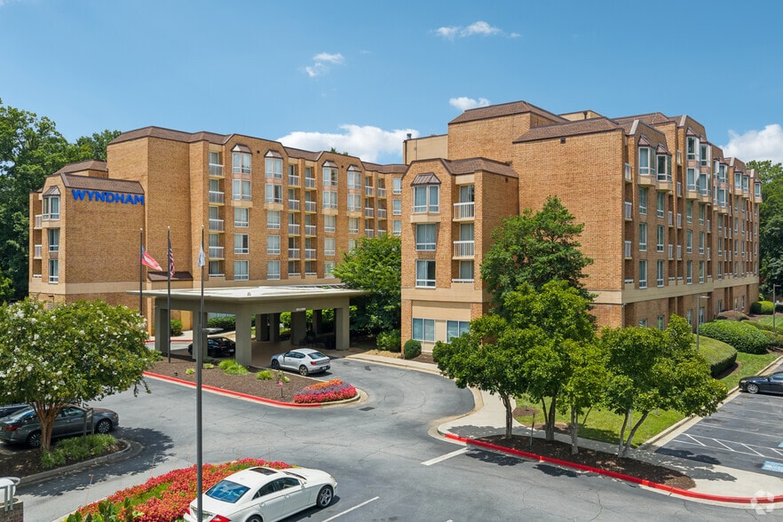 More Photos Of 6120 Peachtree Dunwoody Rd, Atlanta Hotel For Sale