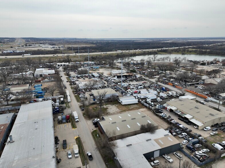 More Photos Of 2119 Quincy St, Dallas Warehouse For Lease