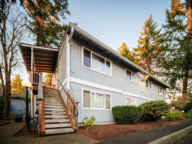 More Photos Of 340 S Locust St, Canby Apartments For Sale