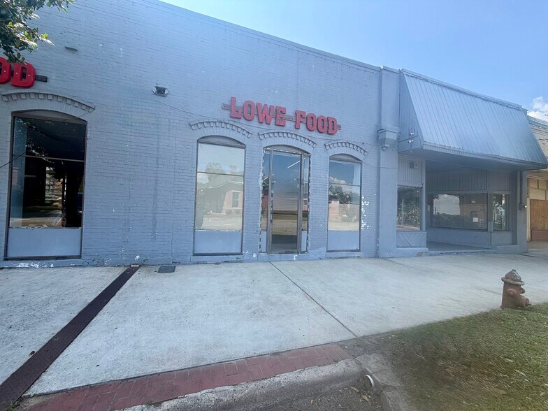 Primary Photo Of 110 Lowe St, Fort Valley General Retail For Sale