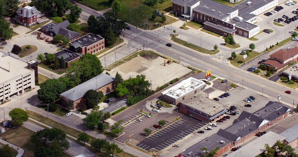 More Photos Of 701 W Lincoln Hwy, Dekalb Office For Lease
