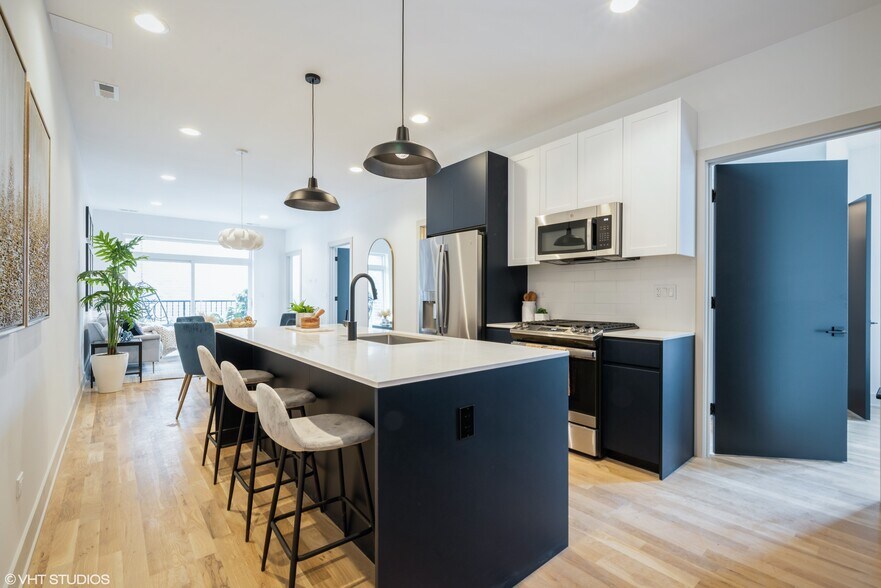 More Photos Of 2500 N Halsted St, Chicago Multifamily For Sale