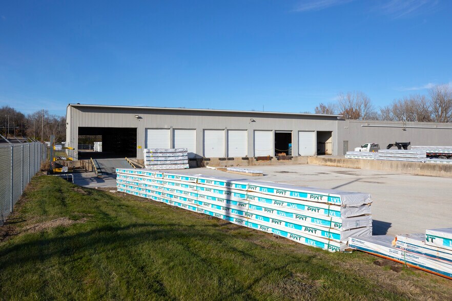 More Photos Of 2727 Roe Ln, Kansas City Manufacturing For Lease