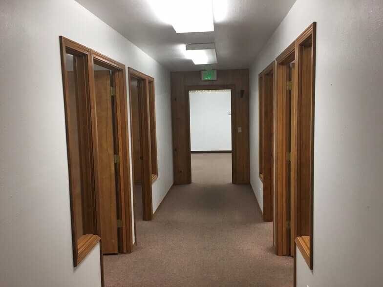 More Photos Of 813-827 S La Cassia Dr, Boise Office For Lease