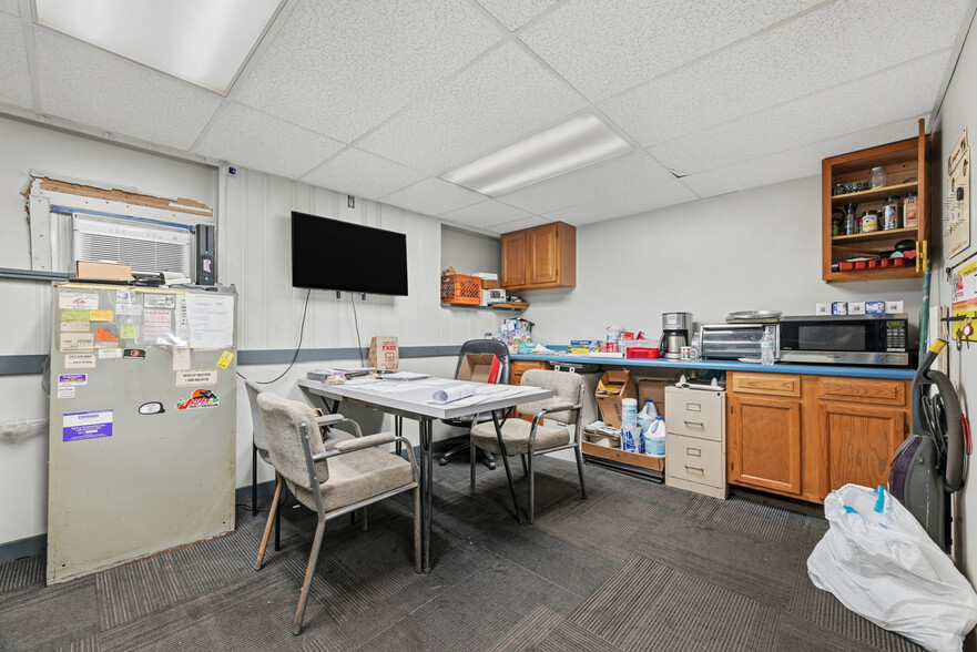 More Photos Of 4225 Main St, Pittsburgh Service For Sale