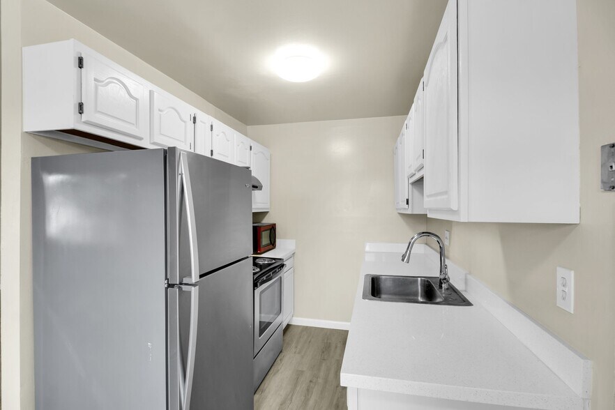 More Photos Of 2244 12th Ave, Oakland Apartments For Sale