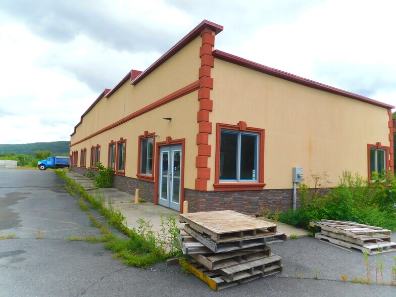 More Photos Of 2930 State Route 7, Howes Cave Restaurant For Sale