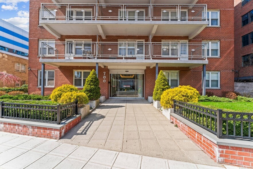 More Photos Of 700 Summer St, Stamford Office Residential For Sale