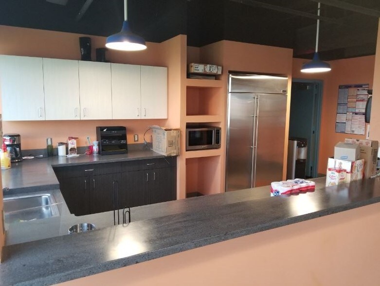 More Photos Of 5904 Richmond Hwy, Alexandria Office For Lease