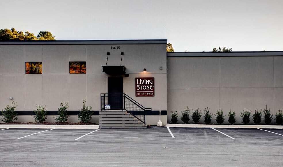 More Photos Of 11 Sullivan Way, Asheville Warehouse For Lease